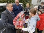 Starosta Wschowski dostarczył nowy samochód do Domu Dziecka w Sławie